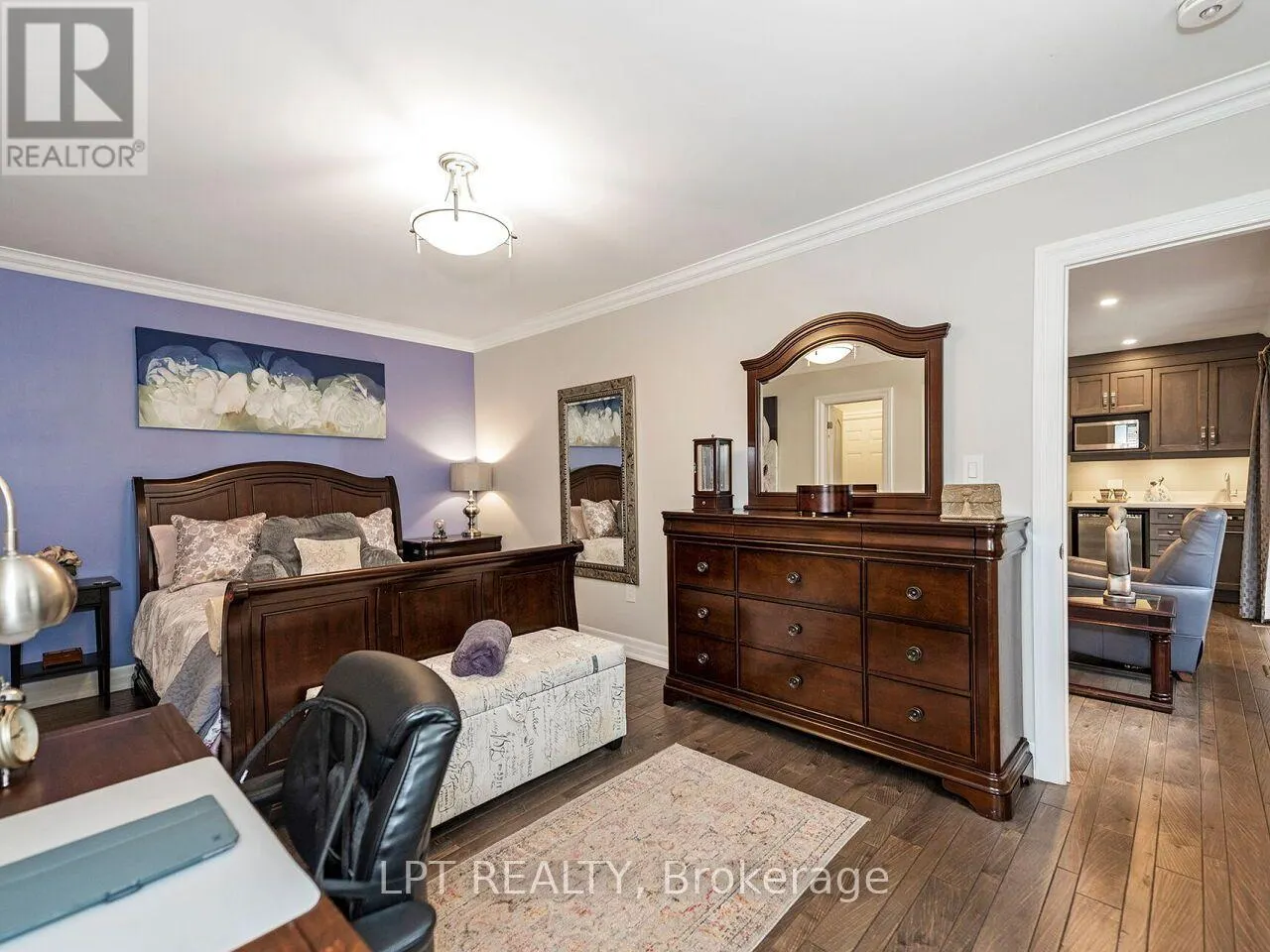 493 TIPPERTON CRESCENT