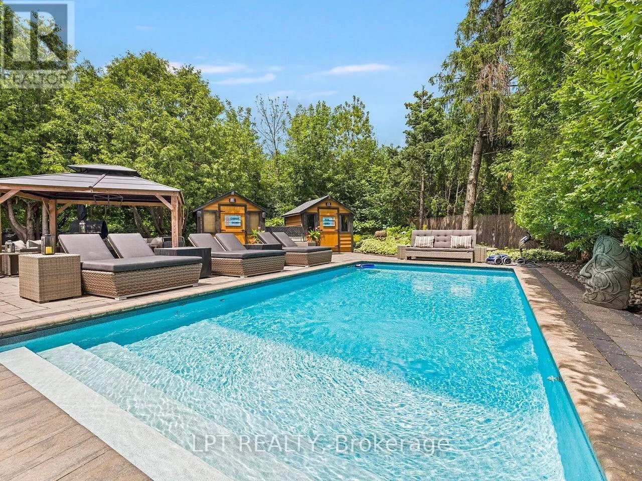 493 TIPPERTON CRESCENT