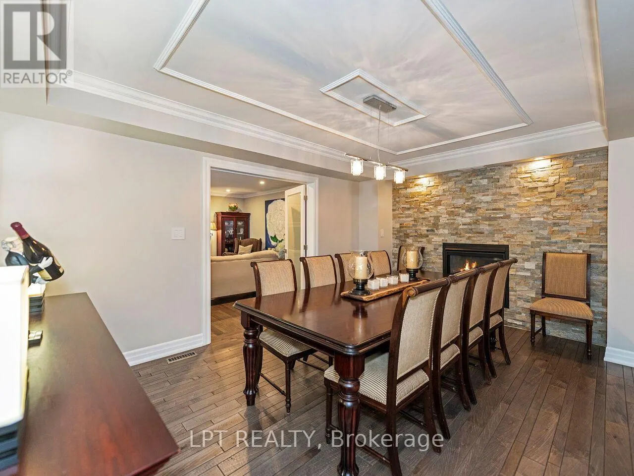 493 TIPPERTON CRESCENT