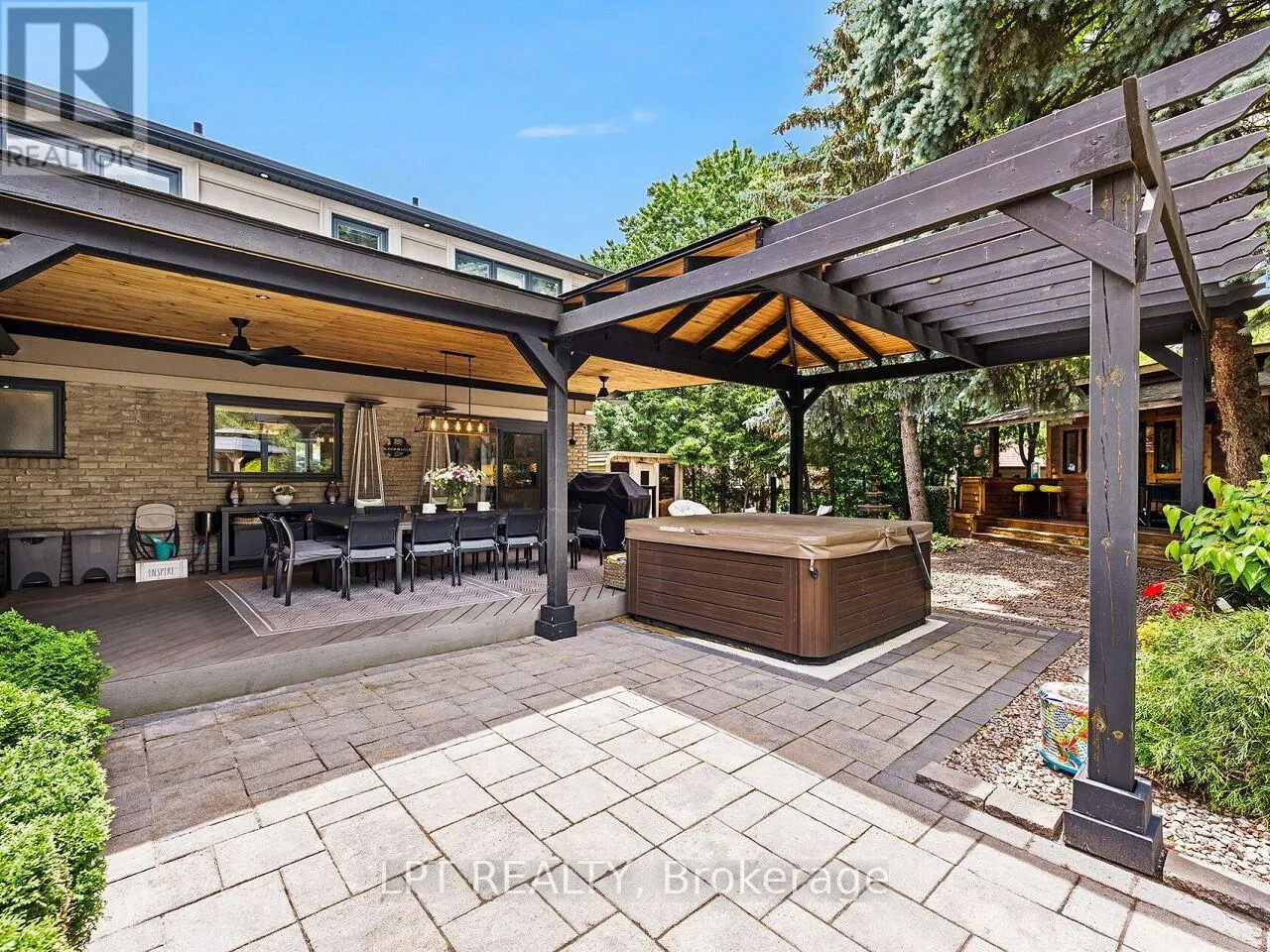 493 TIPPERTON CRESCENT