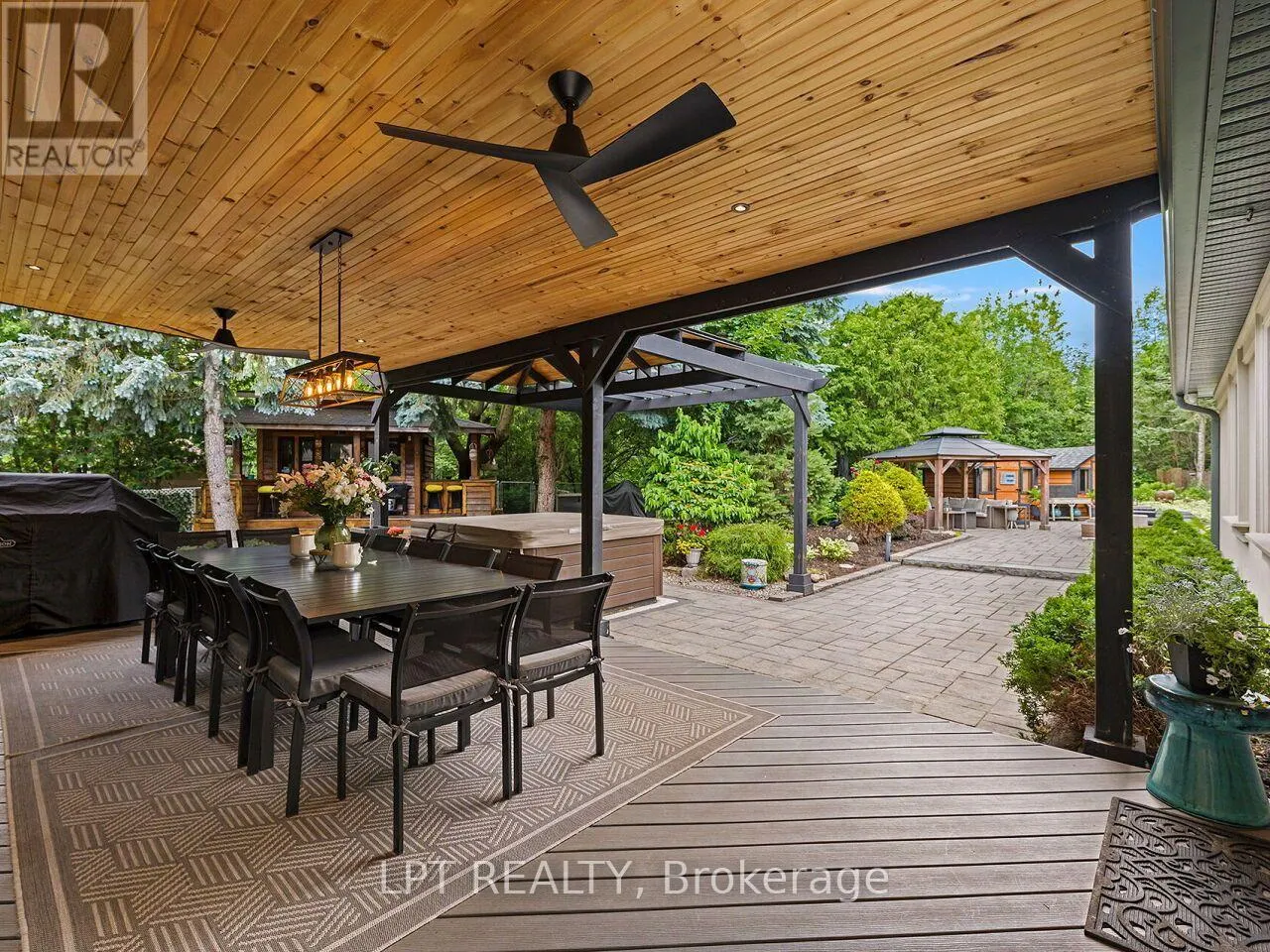 493 TIPPERTON CRESCENT