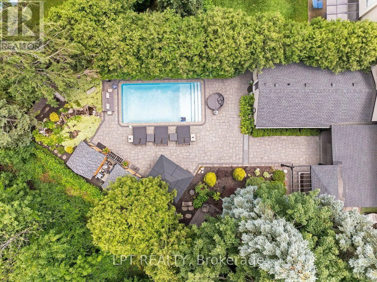 493 TIPPERTON CRESCENT