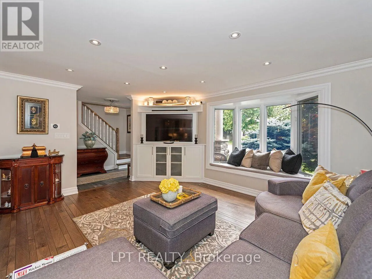 493 TIPPERTON CRESCENT