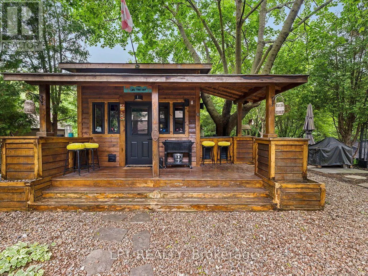 493 TIPPERTON CRESCENT