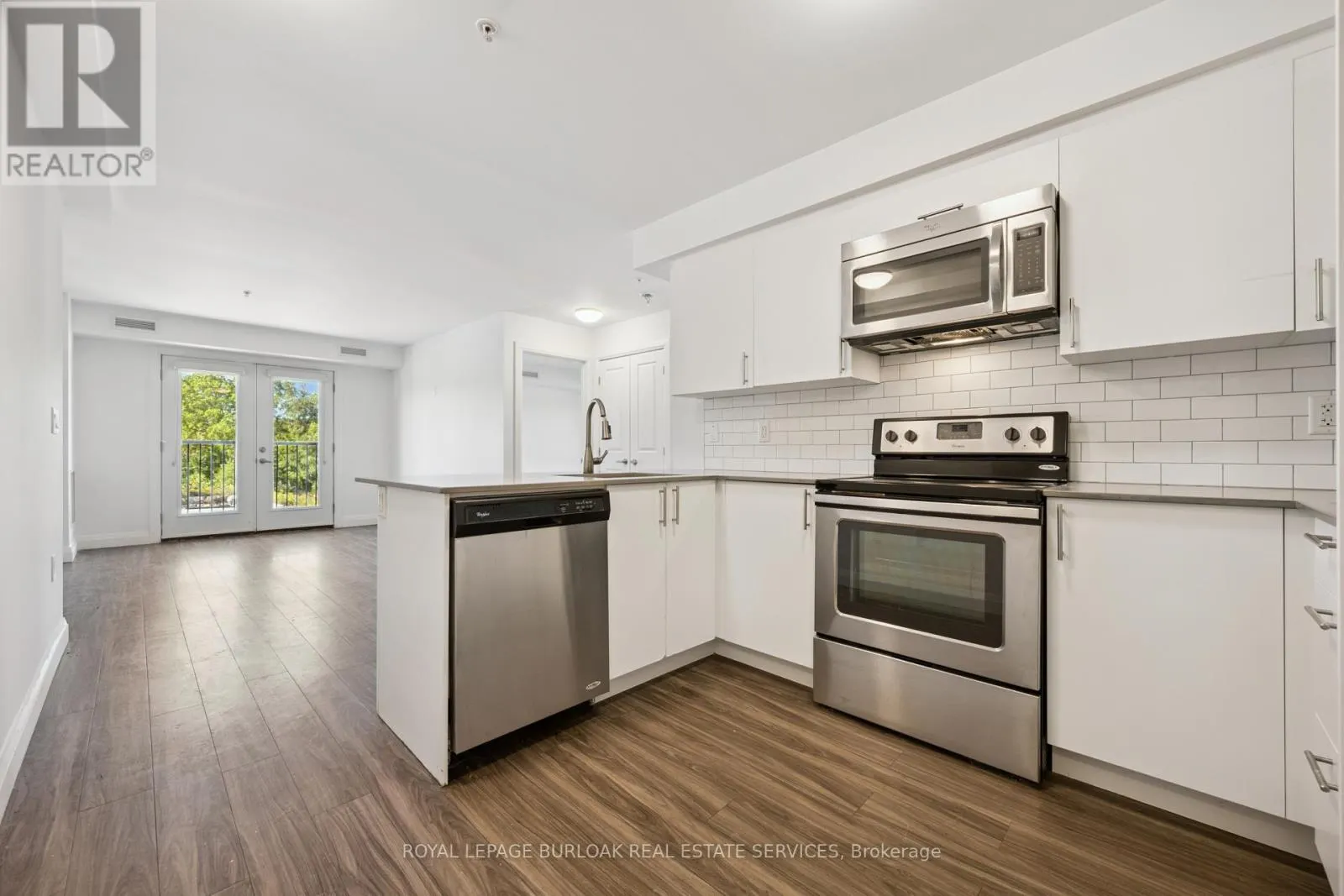 100 BRONTE STREET S