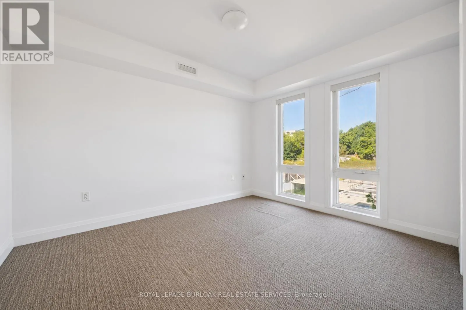 100 BRONTE STREET S