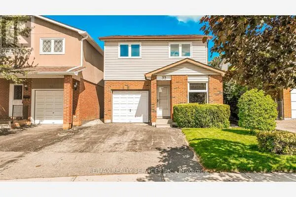 32 WINTERFOLD DRIVE