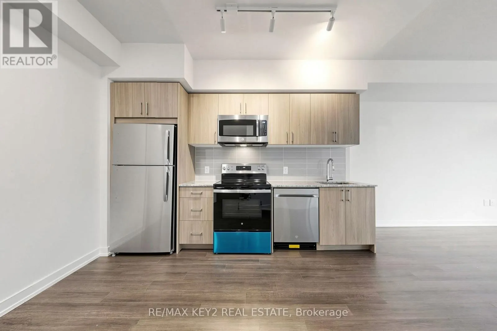 2316 - 4010 EGLINTON AVENUE W