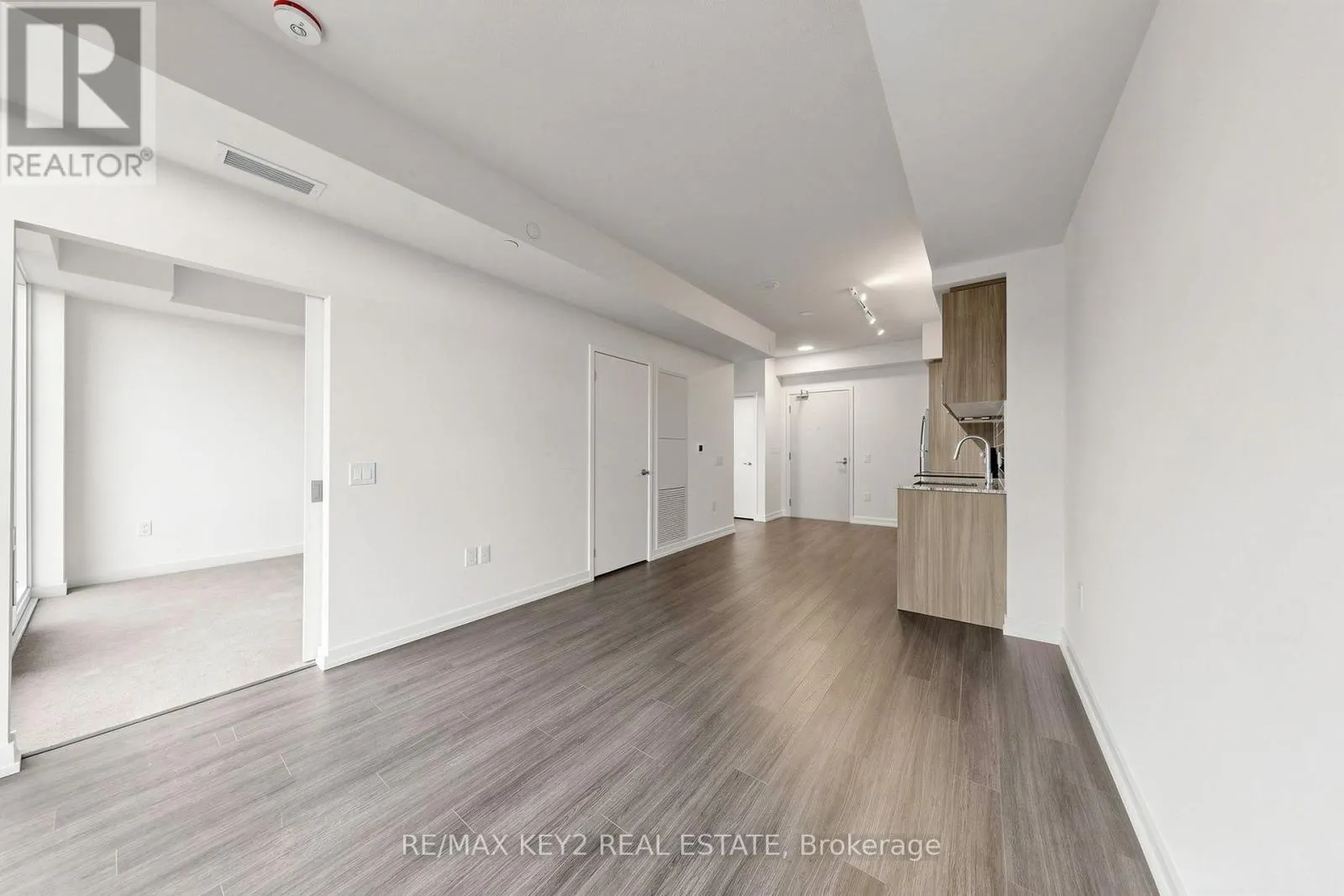 2316 - 4010 EGLINTON AVENUE W