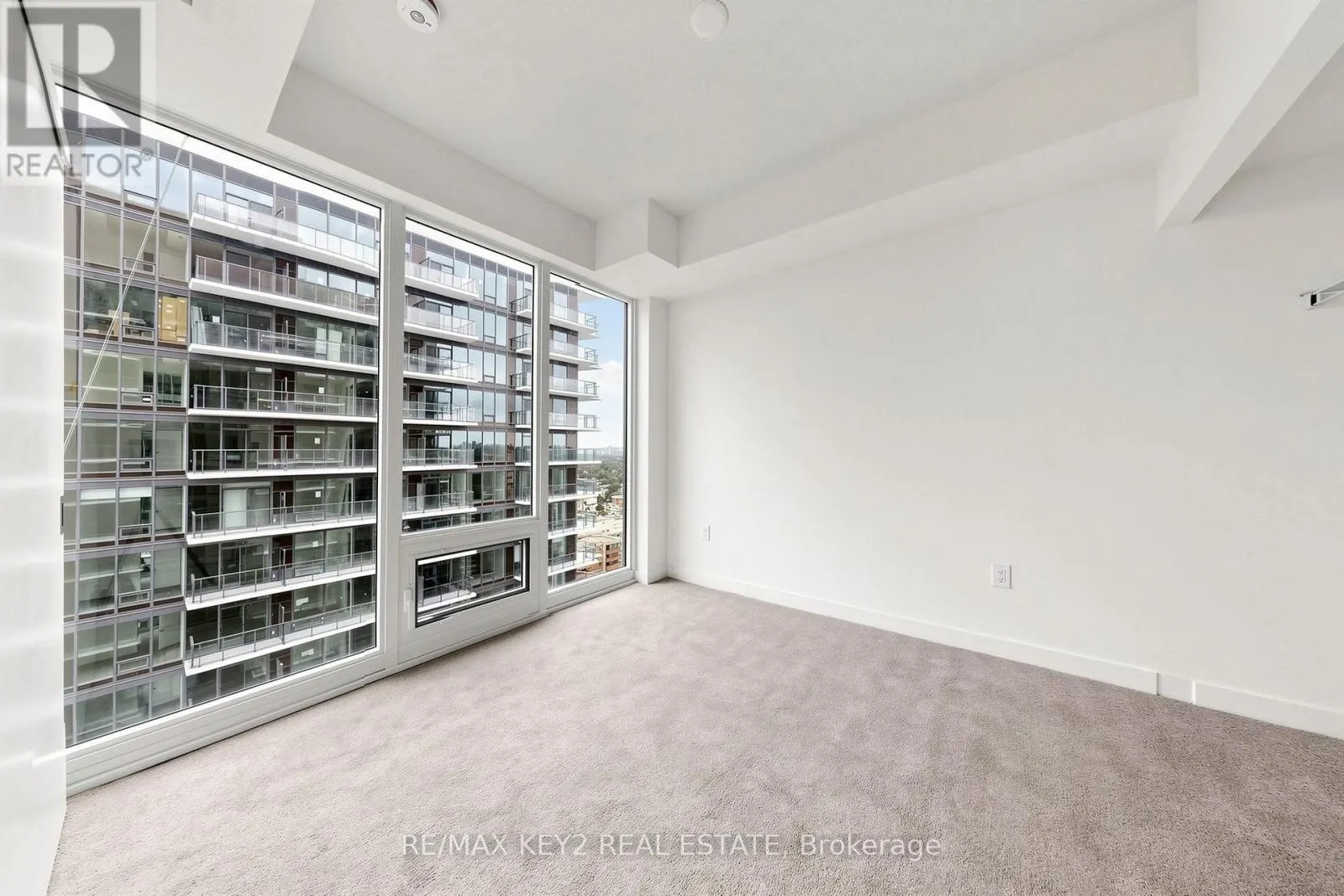 2316 - 4010 EGLINTON AVENUE W