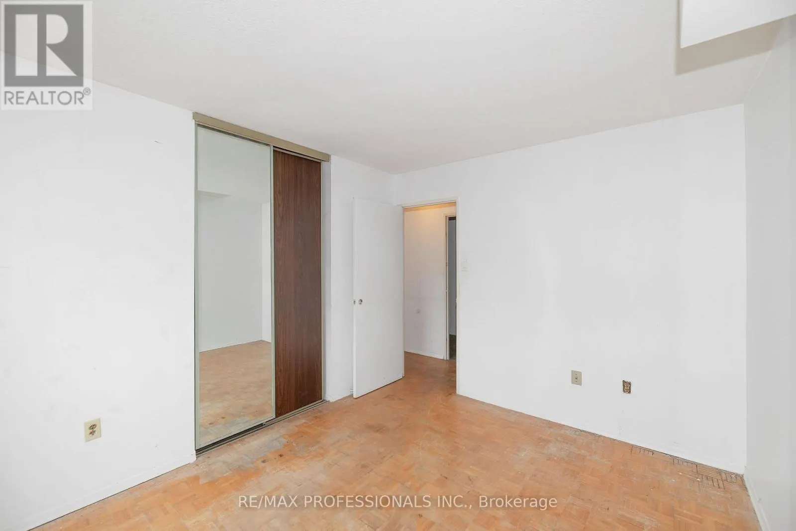 708 - 1515 LAKESHORE ROAD
