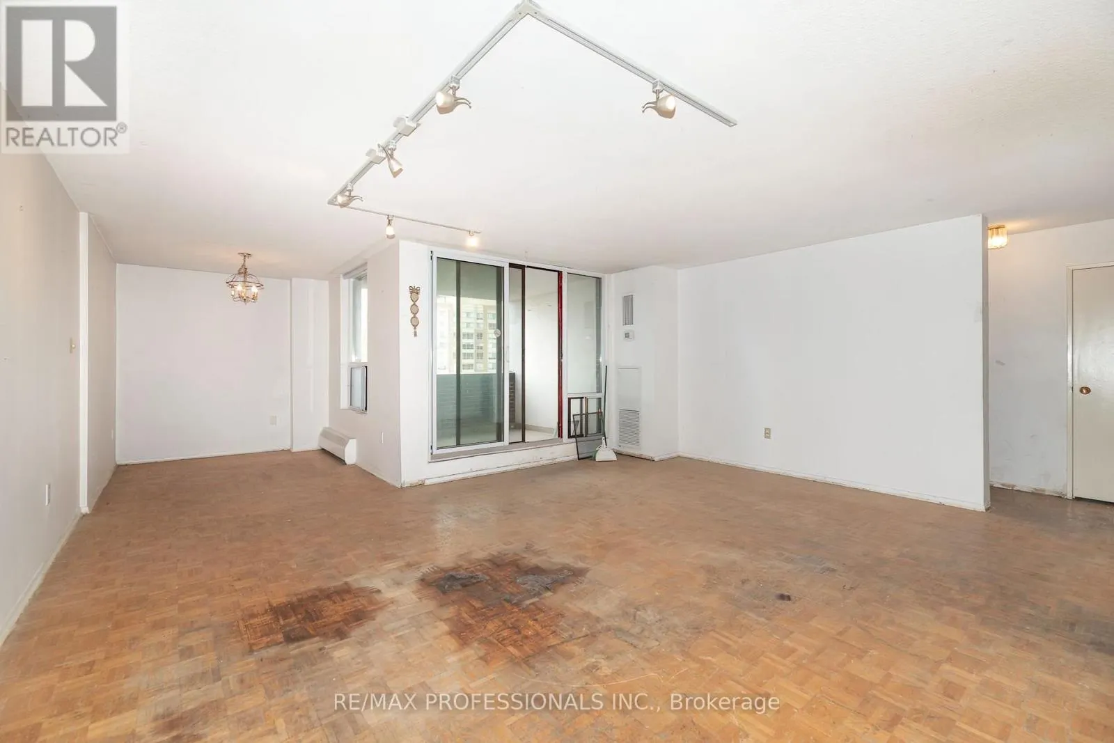 708 - 1515 LAKESHORE ROAD