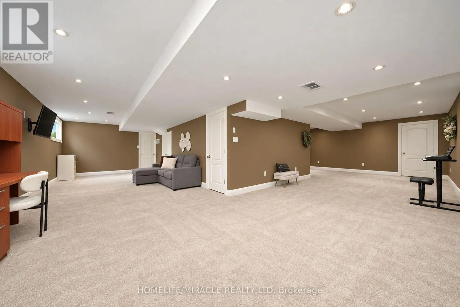 17 BUENA VISTA DRIVE