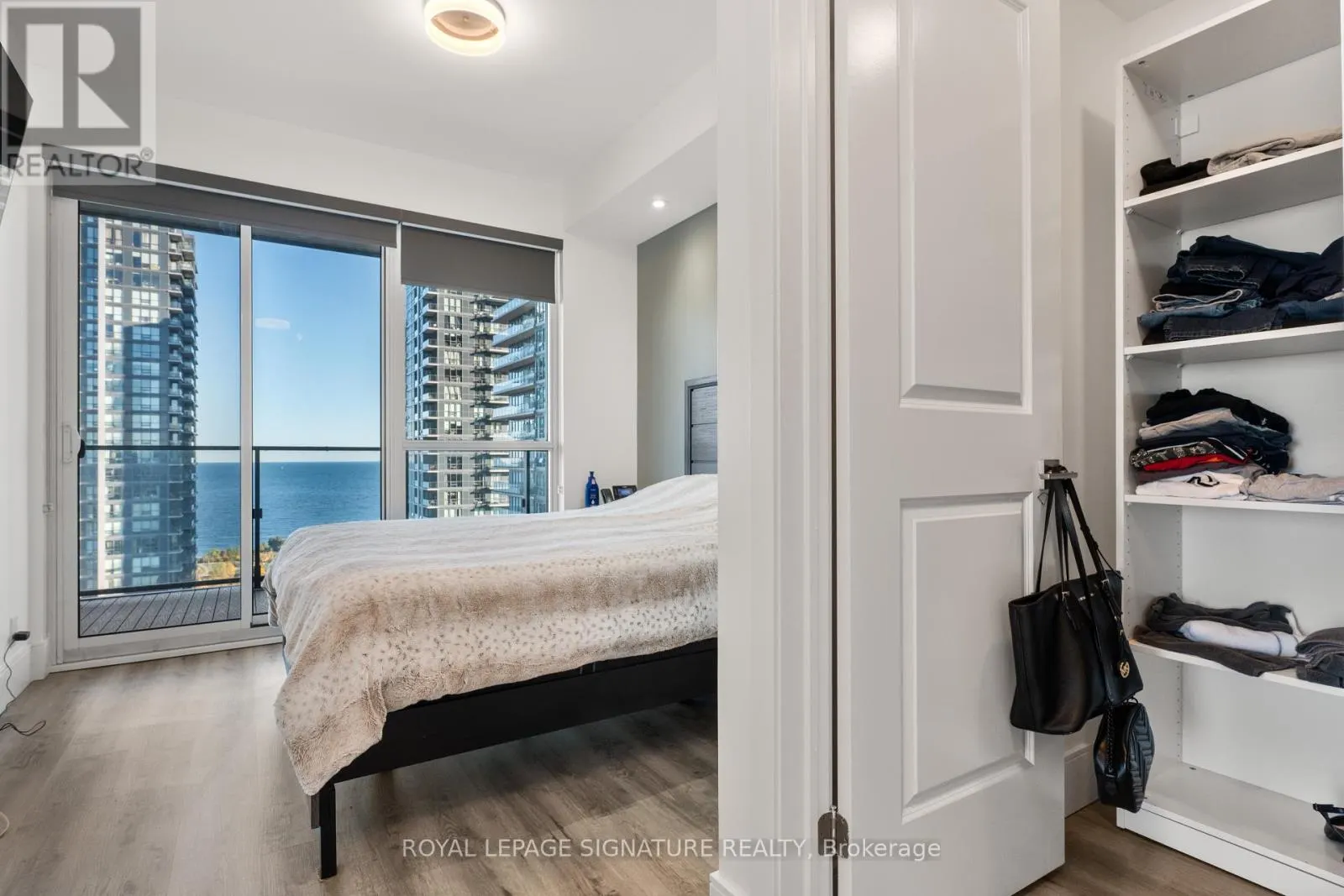 3109 - 10 PARKLAWN ROAD