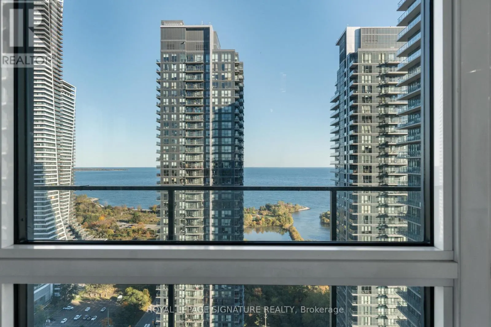 3109 - 10 PARKLAWN ROAD