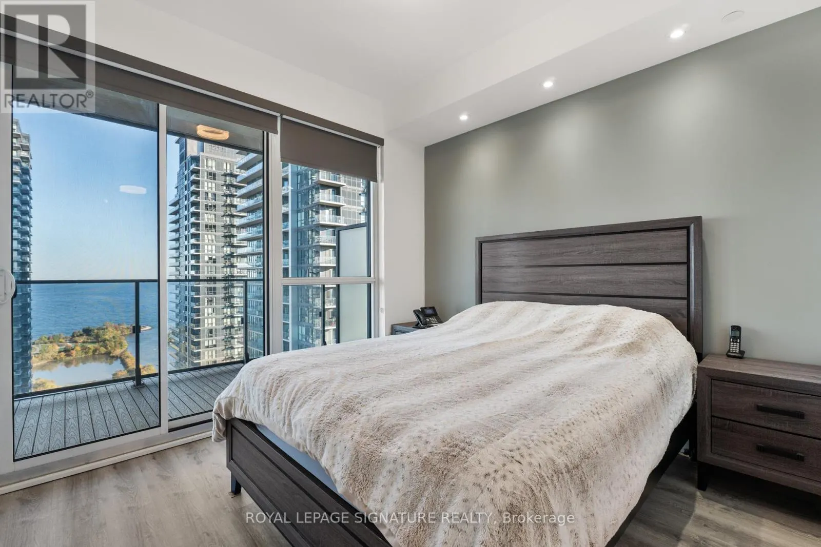 3109 - 10 PARKLAWN ROAD