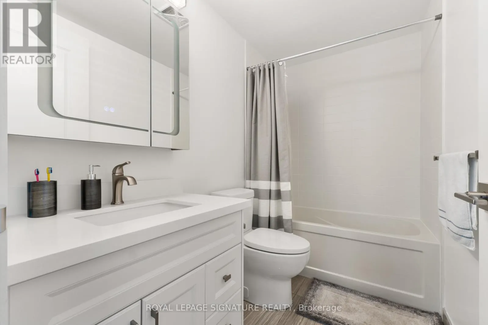 3109 - 10 PARKLAWN ROAD