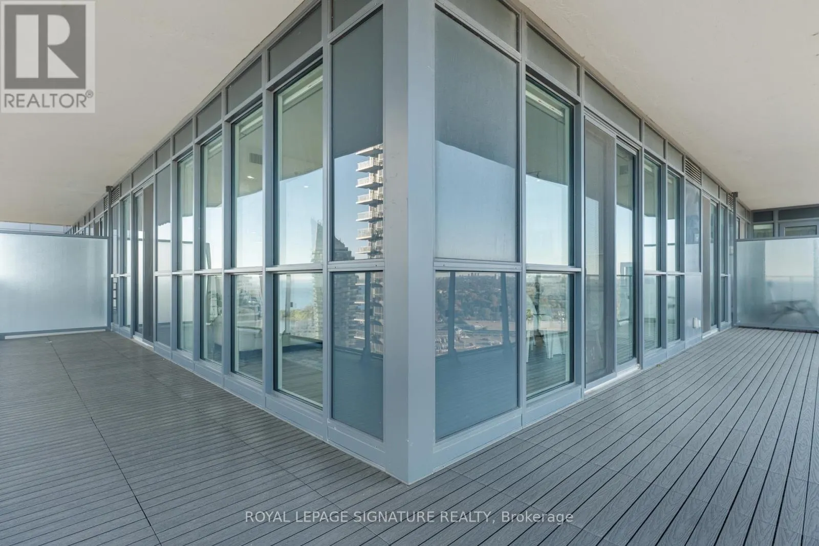 3109 - 10 PARKLAWN ROAD