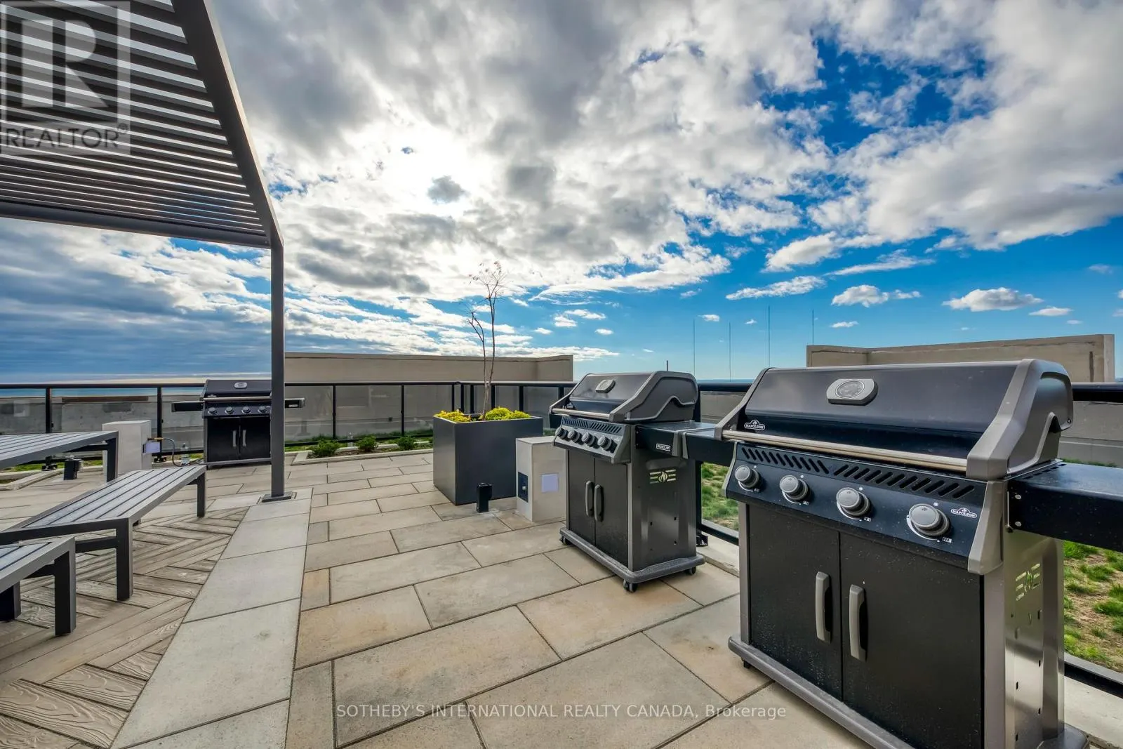 212 - 1035 SOUTHDOWN ROAD