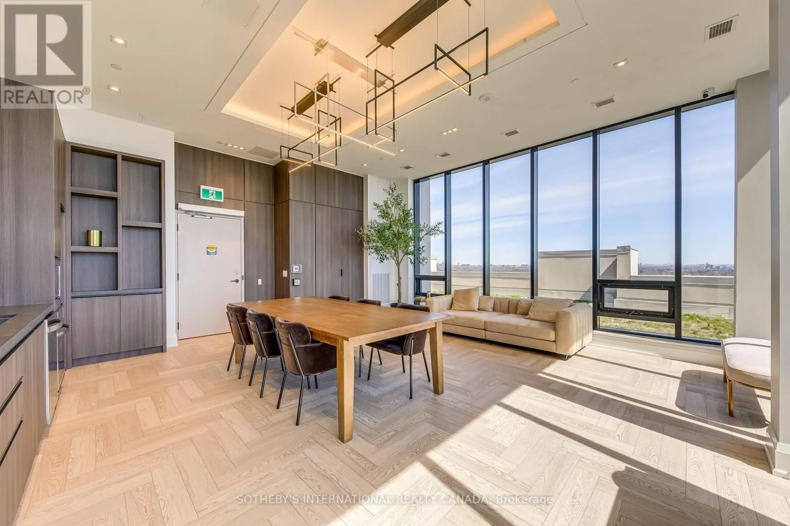 212 - 1035 SOUTHDOWN ROAD