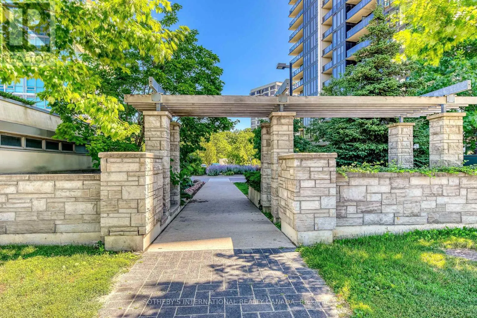 212 - 1035 SOUTHDOWN ROAD
