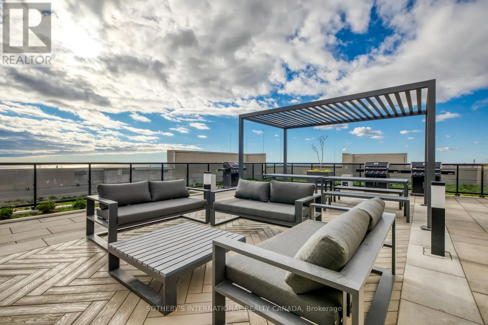 212 - 1035 SOUTHDOWN ROAD