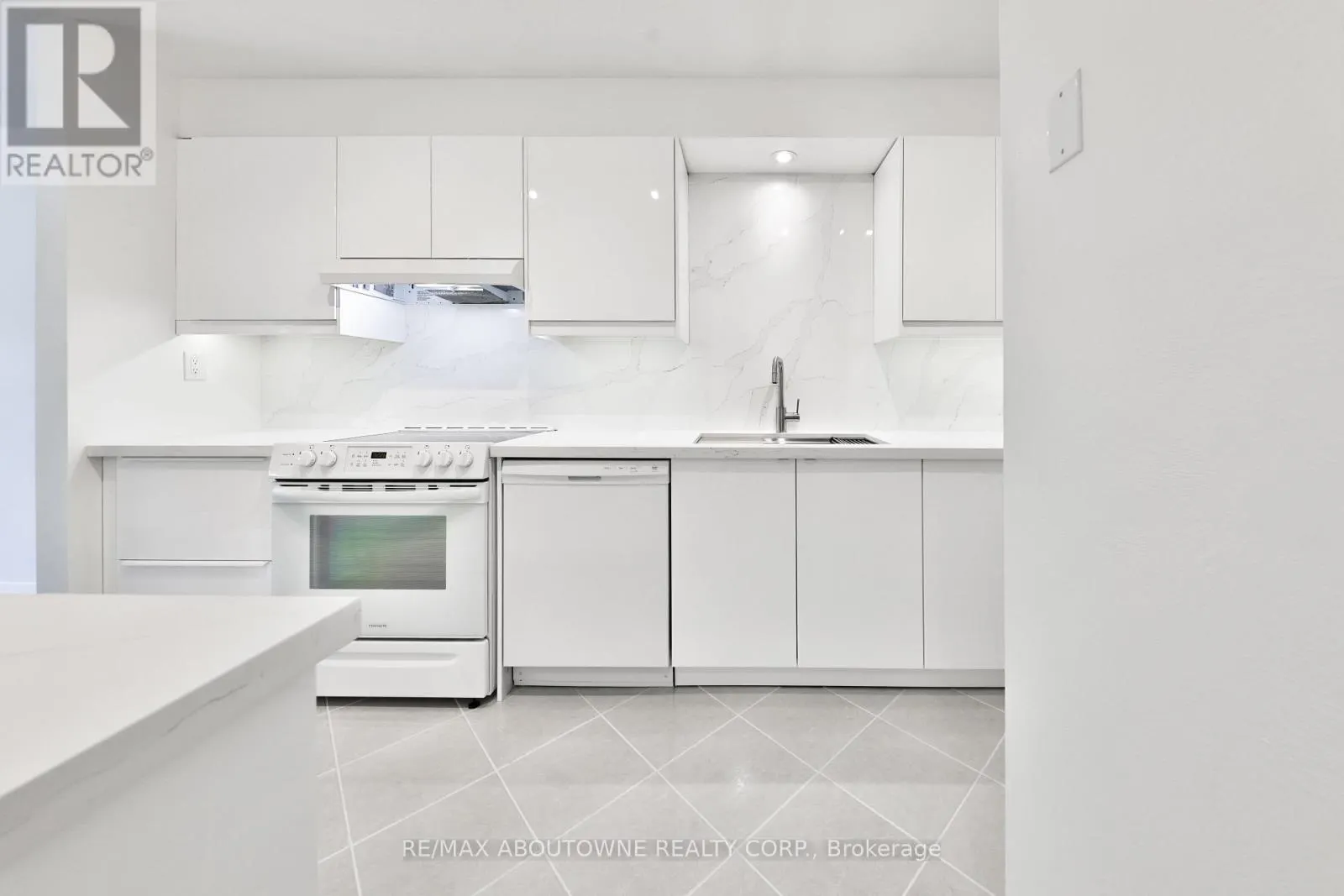 2 - 4635 REGENTS TERRACE
