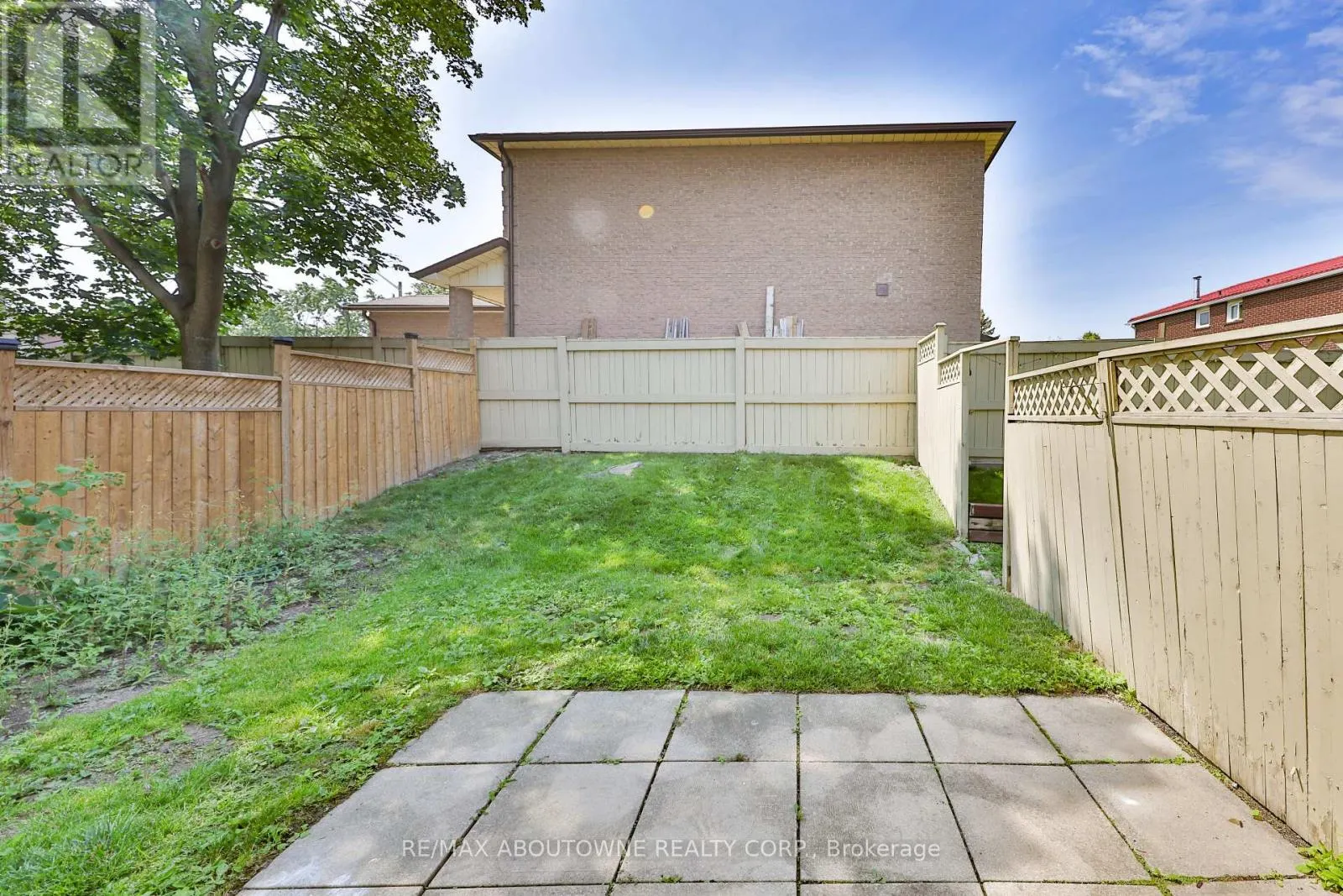 2 - 4635 REGENTS TERRACE