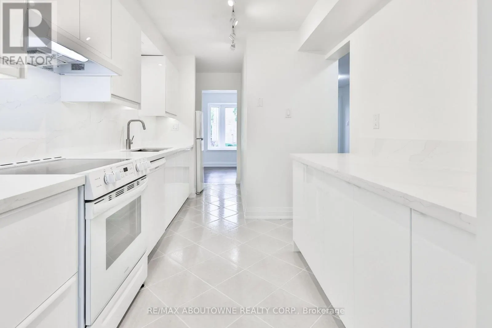 2 - 4635 REGENTS TERRACE