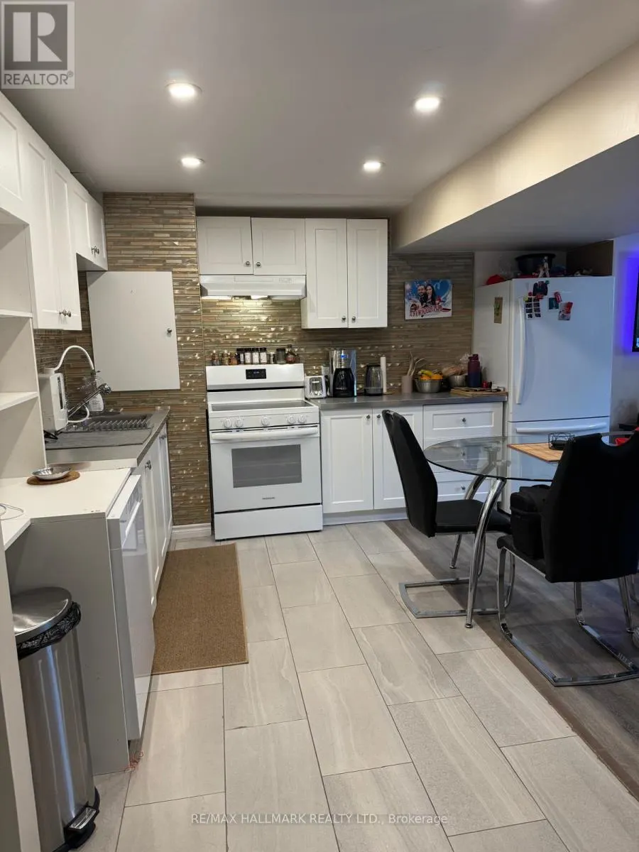 BASEMENT - 448 ZUEST CRESCENT