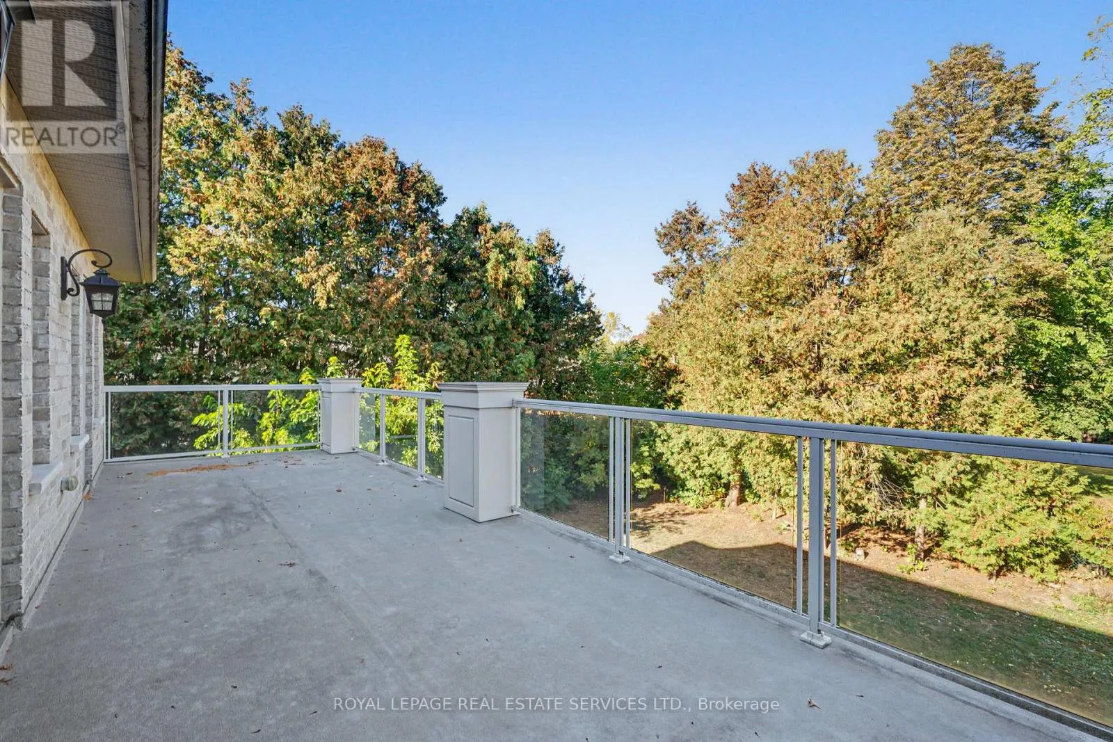 369 LEES LANE