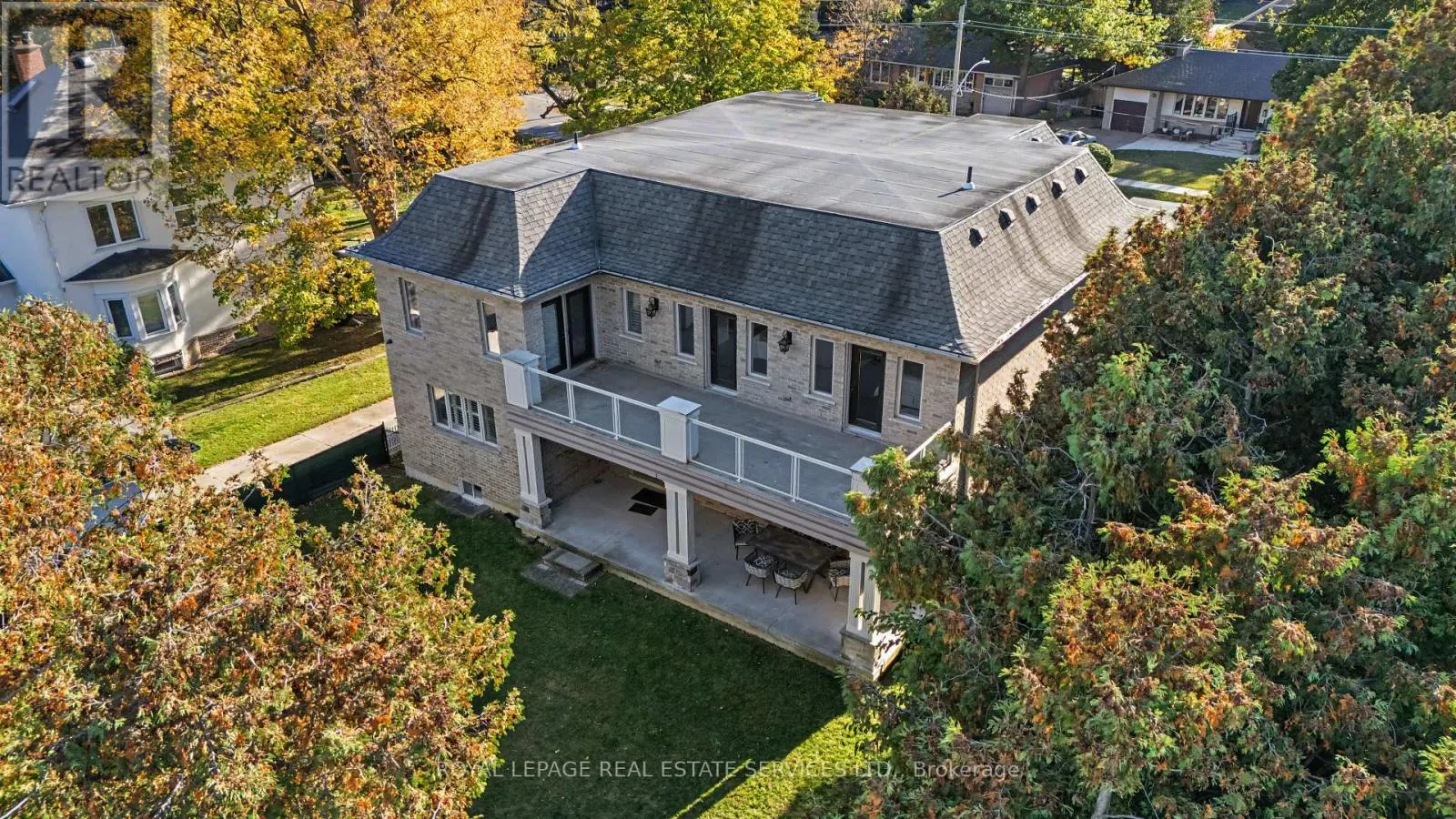 369 LEES LANE