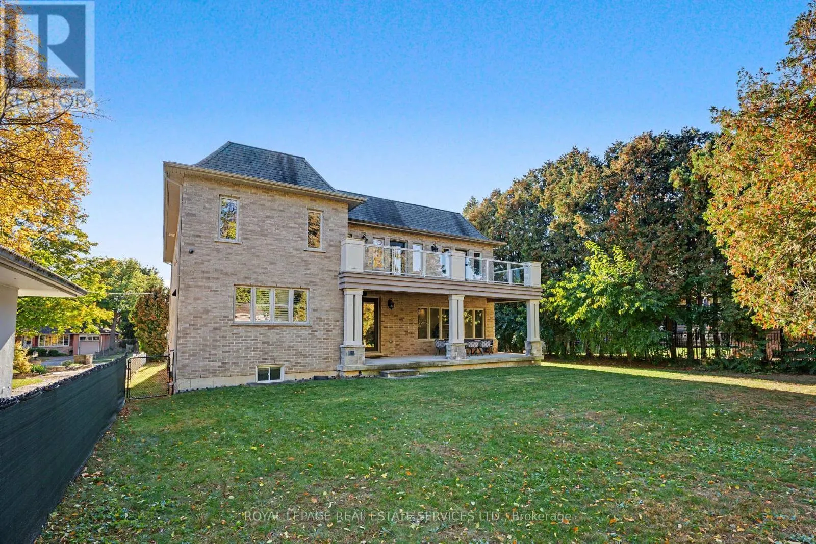 369 LEES LANE