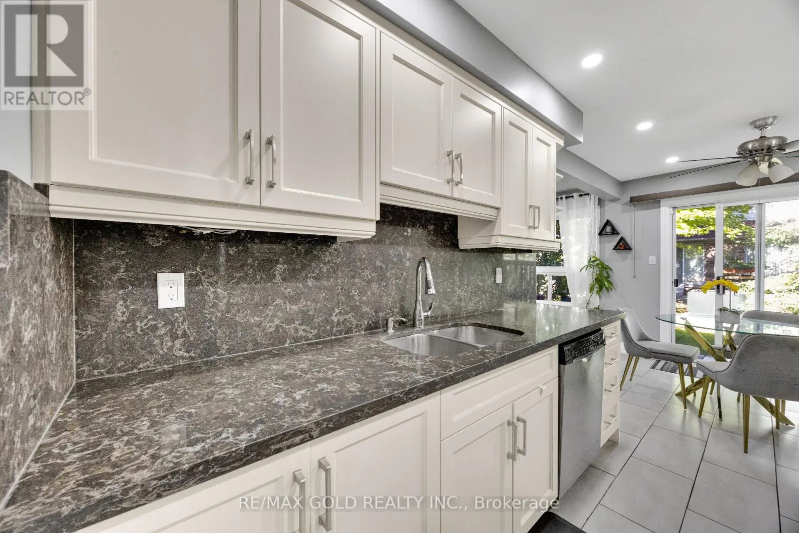 75 - 2555 THOMAS STREET