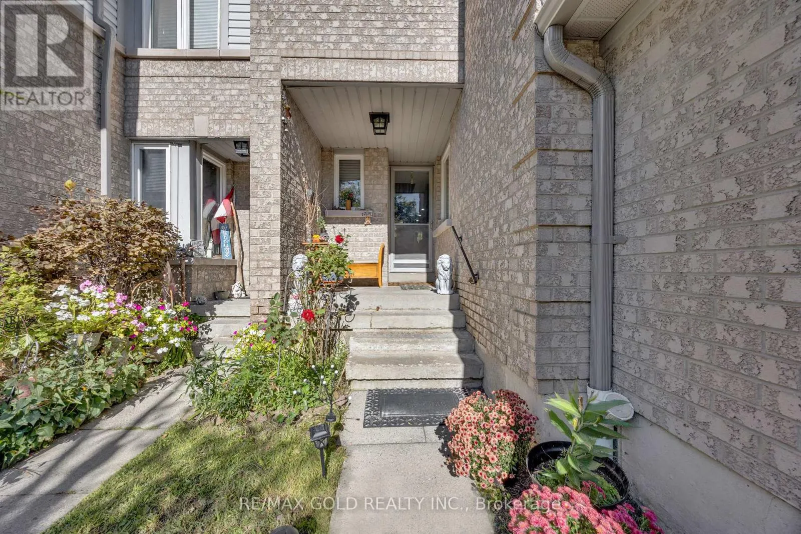75 - 2555 THOMAS STREET