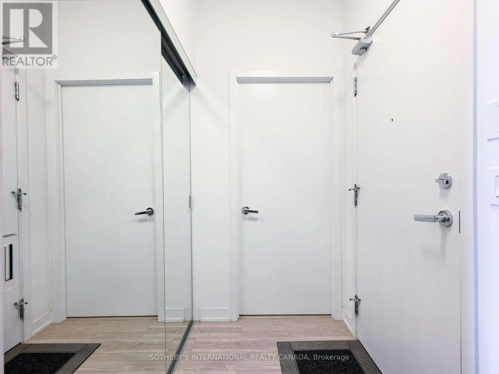 813 - 1830 BLOOR STREET W