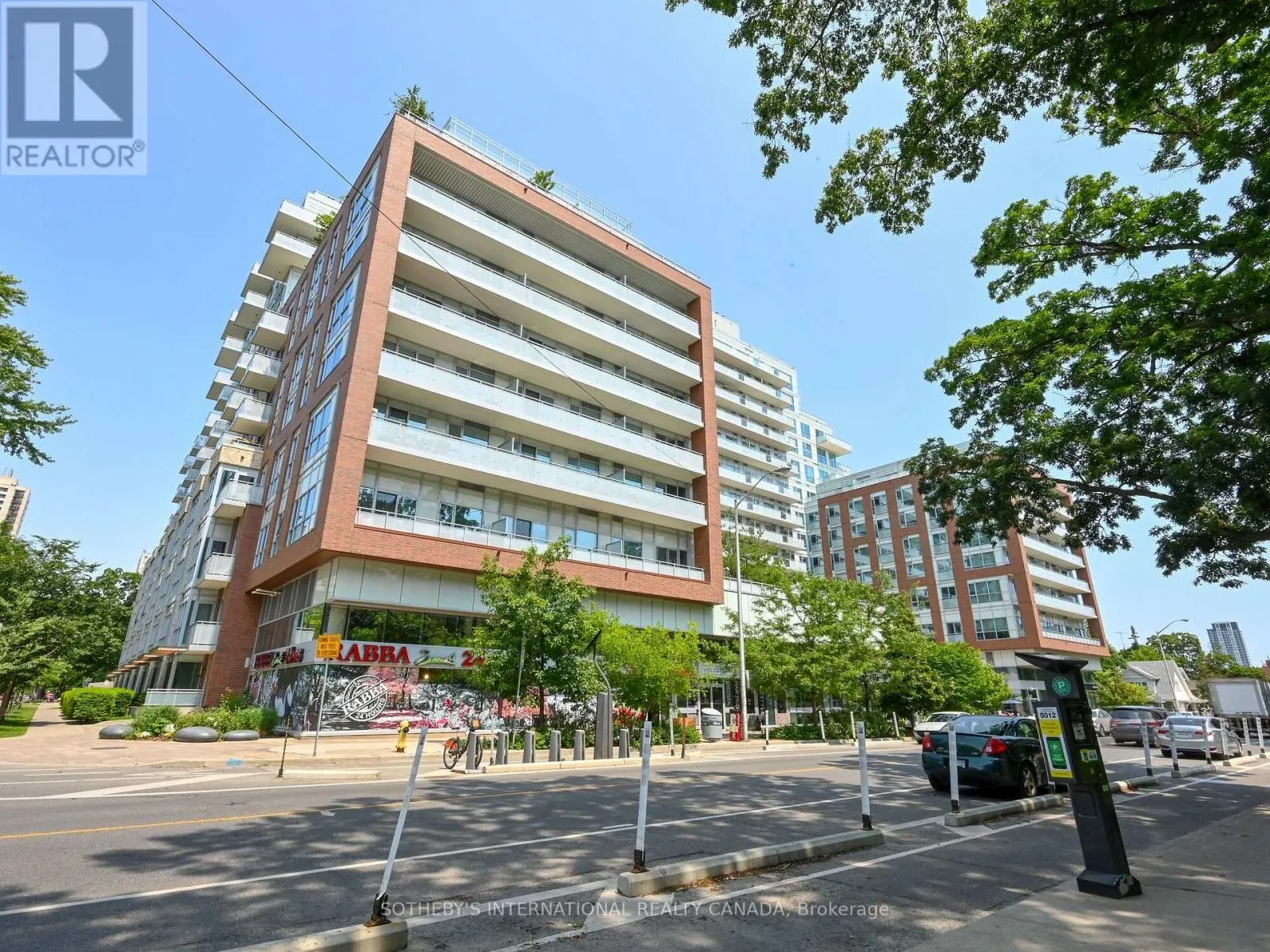 813 - 1830 BLOOR STREET W