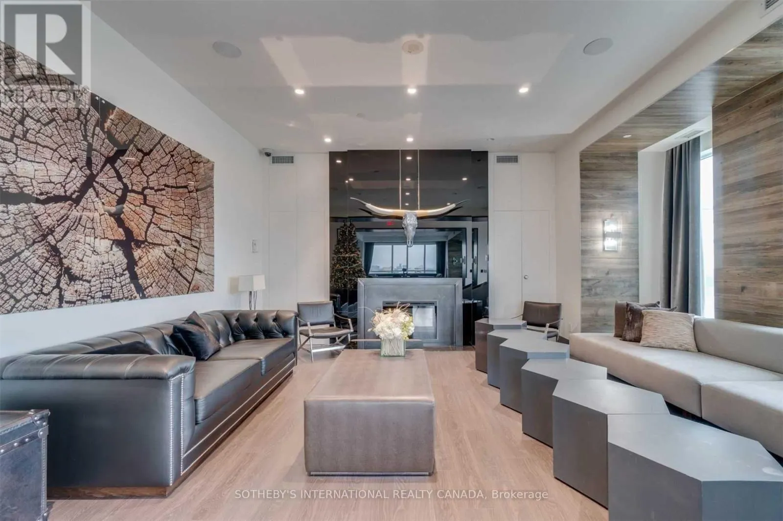 813 - 1830 BLOOR STREET W