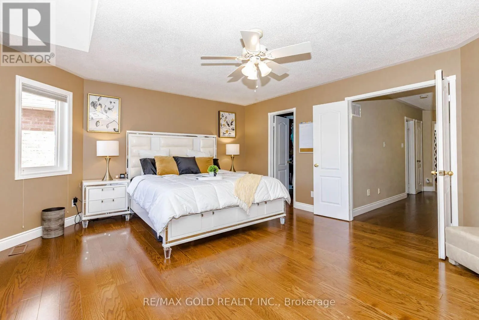 93 LAUCHLIN CRESCENT