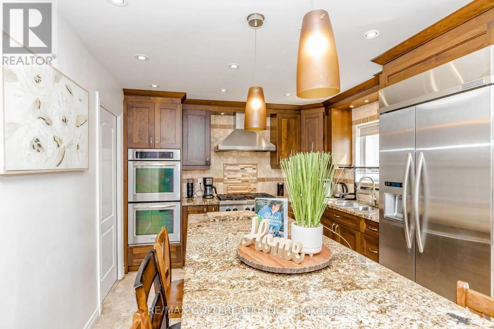 93 LAUCHLIN CRESCENT