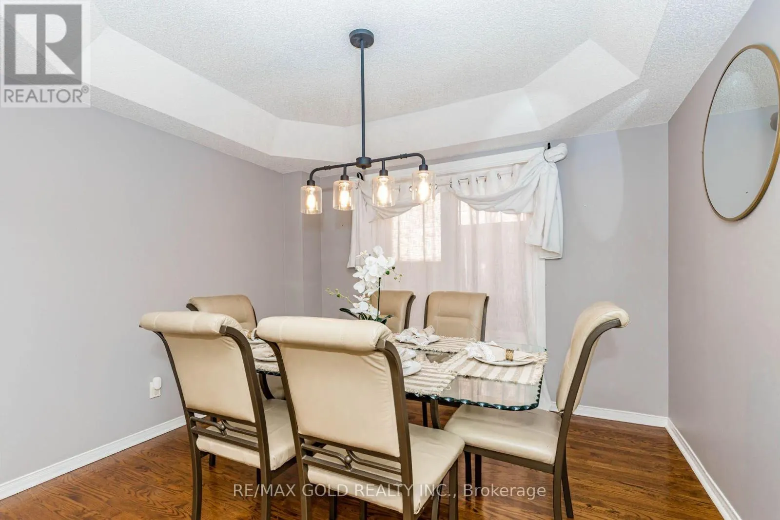 93 LAUCHLIN CRESCENT