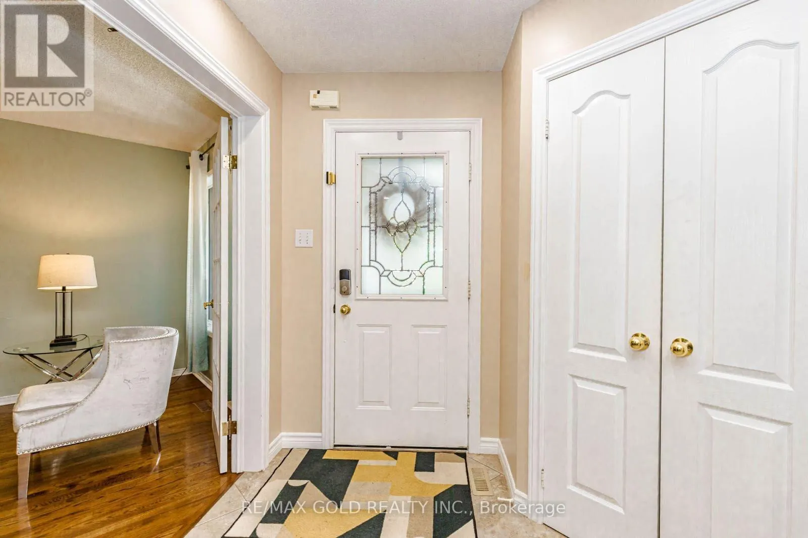 93 LAUCHLIN CRESCENT