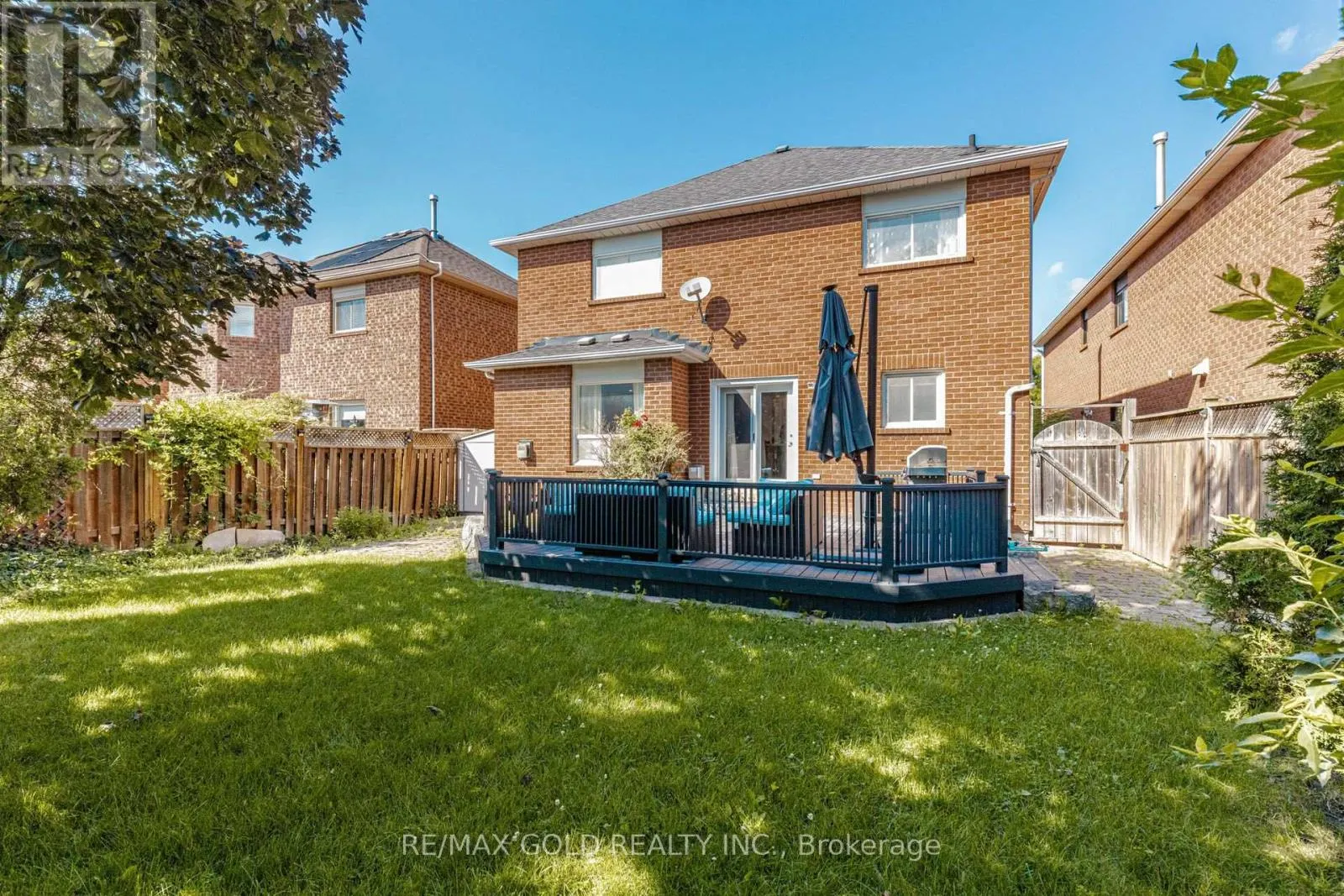 93 LAUCHLIN CRESCENT
