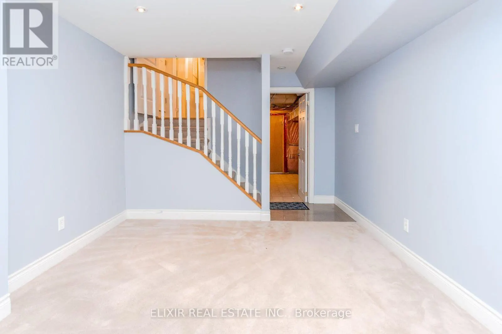 32 TRUMPET VALLEY BOULEVARD
