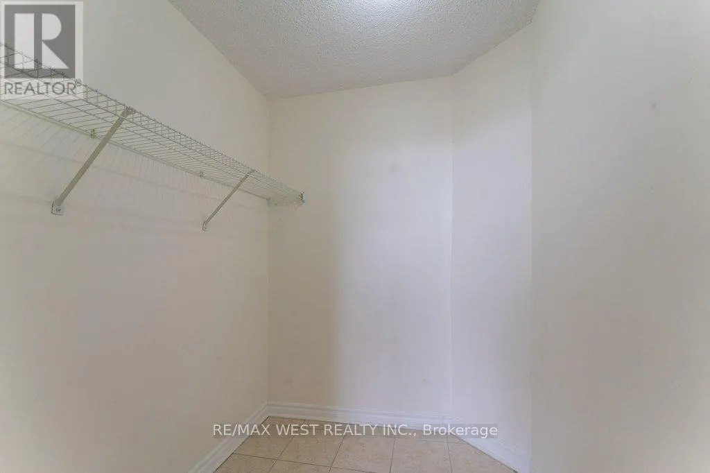 1001 - 3501 GLEN ERIN DRIVE