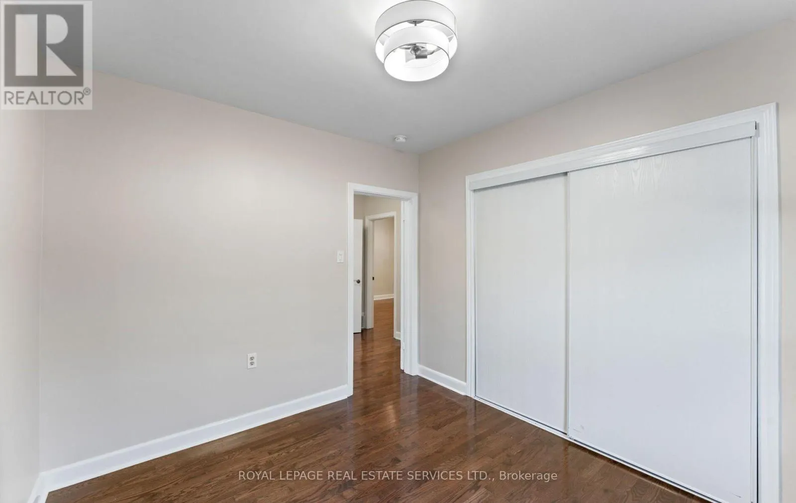 90 SILVERHILL DRIVE