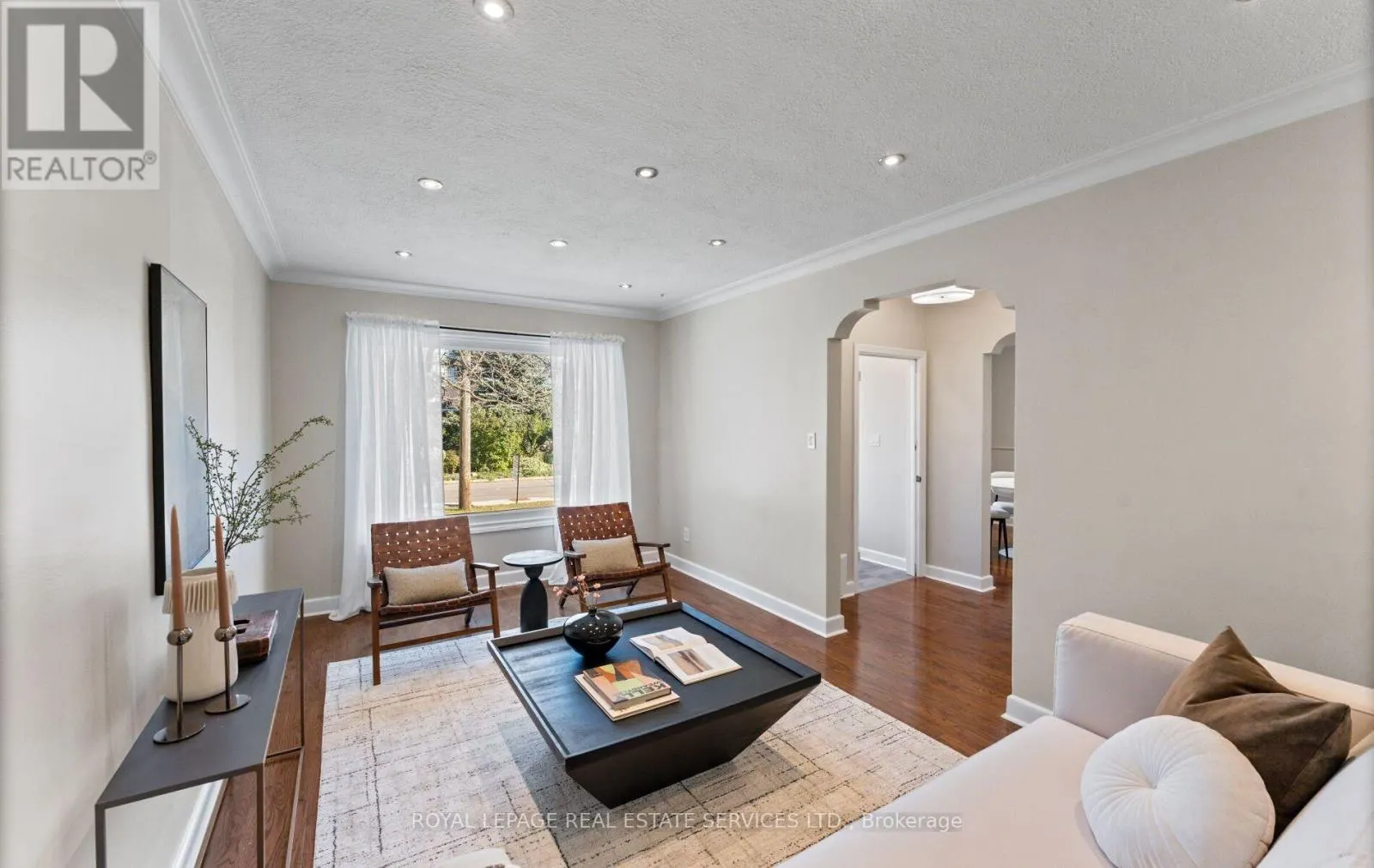 90 SILVERHILL DRIVE