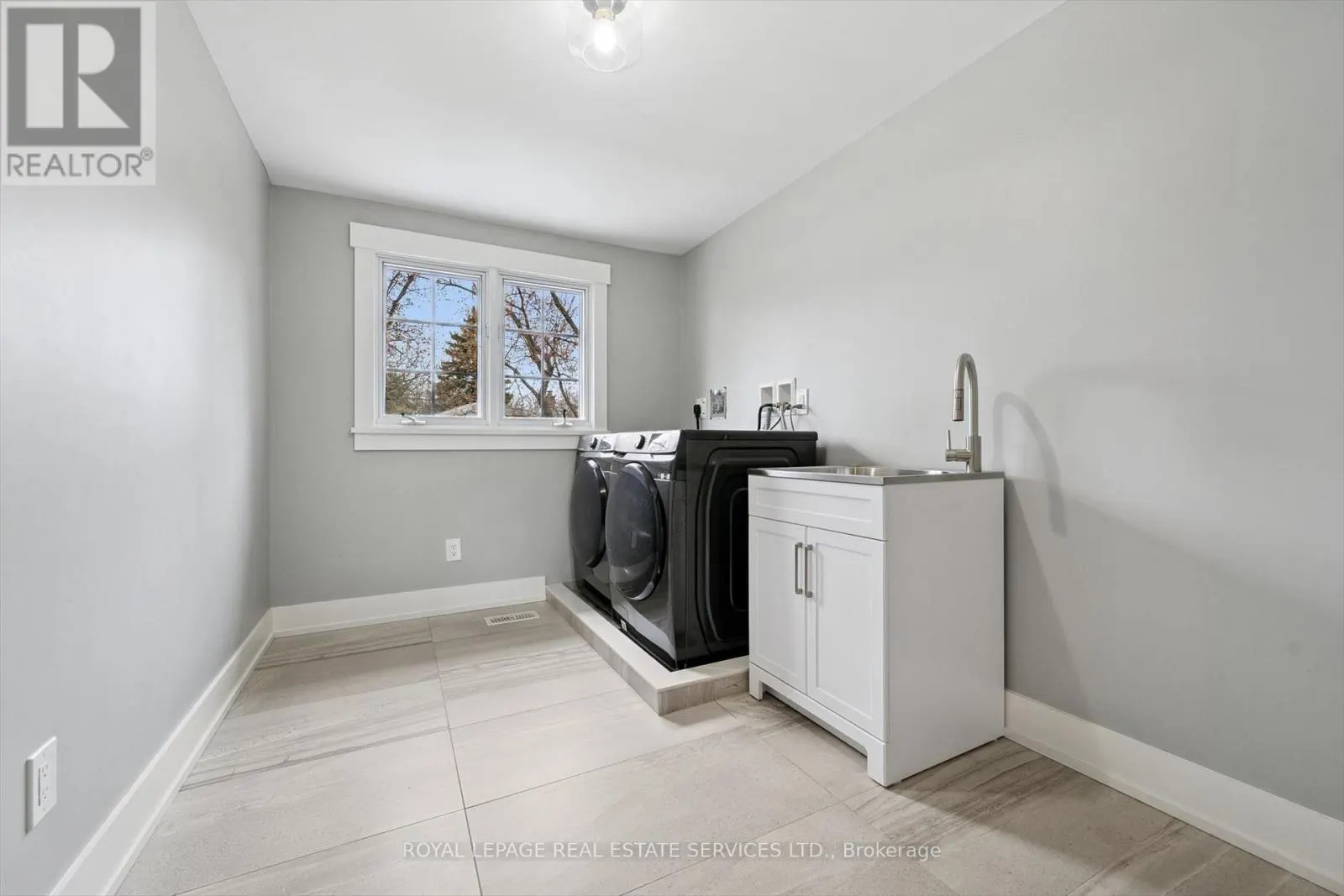 269 SUNRAY ROAD