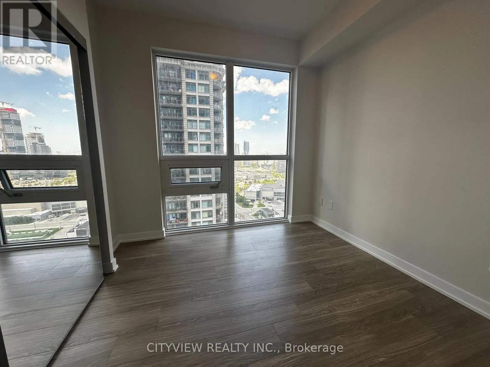 2411 - 430 SQUARE ONE DRIVE