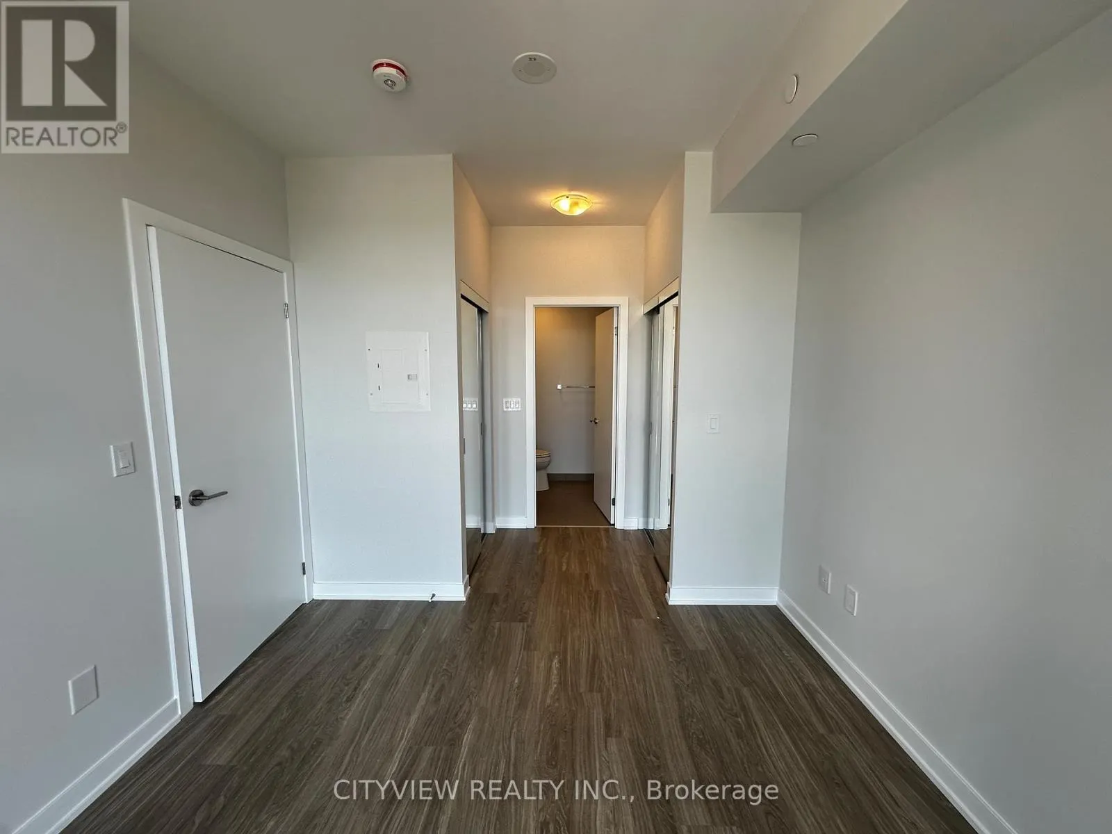 2411 - 430 SQUARE ONE DRIVE